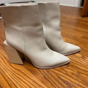 Steve Madden Off-White Pointed Toe Sculpted Block Heel Ankle Boots